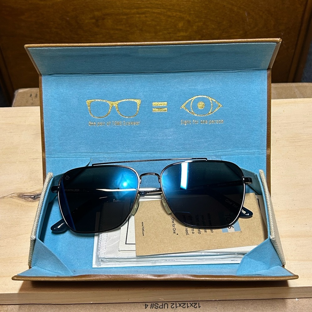 TOMS sunglasses
